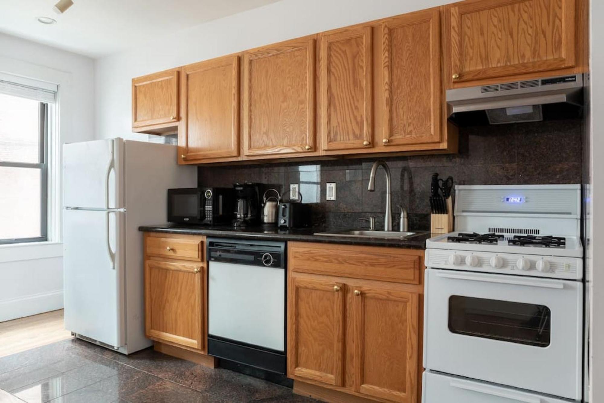 Apartment Modern 1brs Steps From Common And South End *